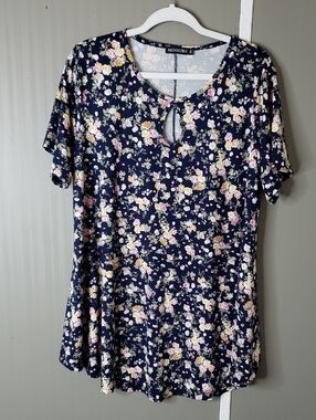 Monnuro Floral Keyhole Swing Tunic Top Flowy 2X